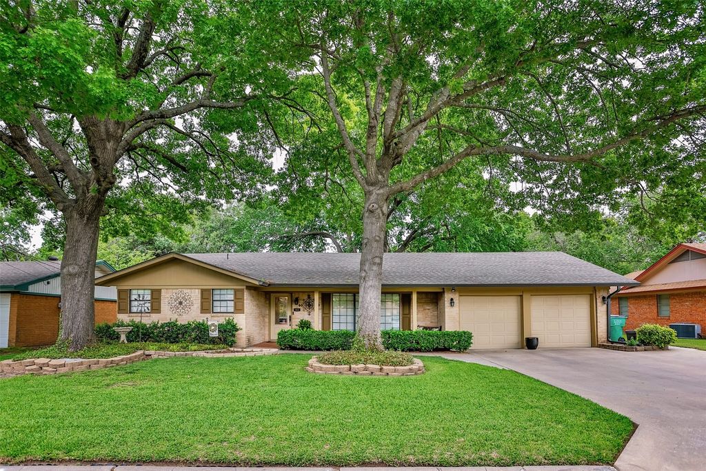 415 Rosedale Drive, Gainesville, TX 76240
