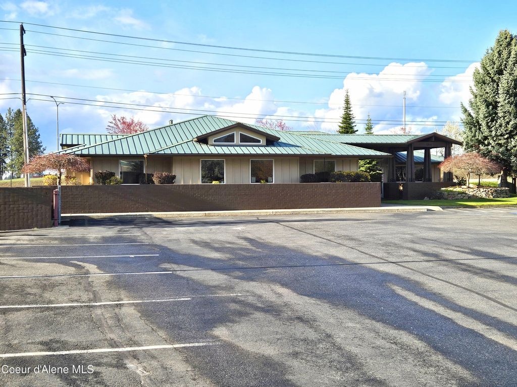 1311 N NORTHWOOD CENTER CT, Coeur D'alene, ID 83814