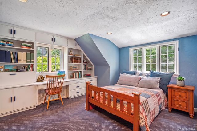 34 Wensley Drive, Great Neck, NY 11021