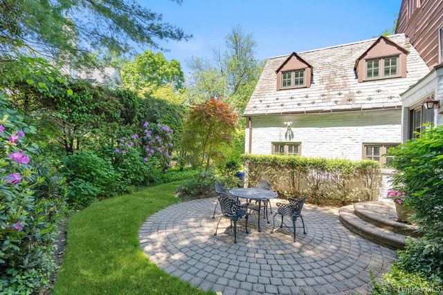 34 Wensley Drive, Great Neck, NY 11021