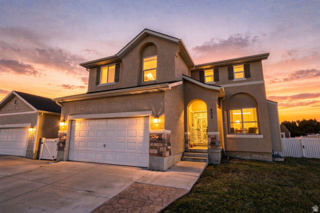 205 E CLERMONT LN, Stansbury Park, UT 84074 — photo 2