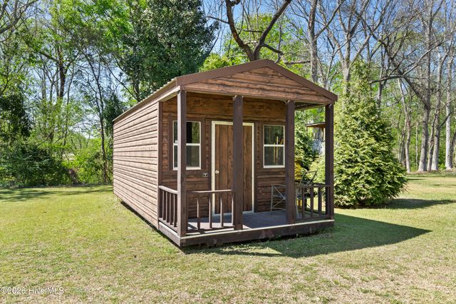 405 Falls Creek Court, Jacksonville, NC 28540