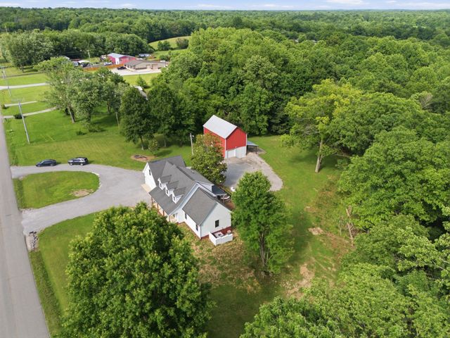 4747 Edgar Dillard Rd, Greenbrier, TN 37073