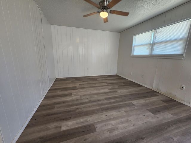 609 38th Street, B, Lubbock, TX 79404