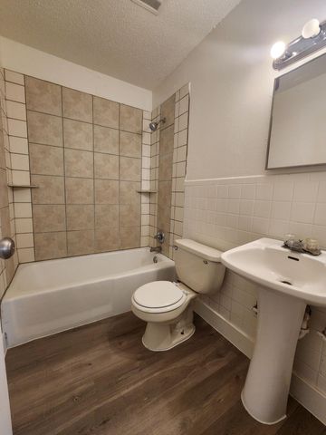 609 38th Street, B, Lubbock, TX 79404
