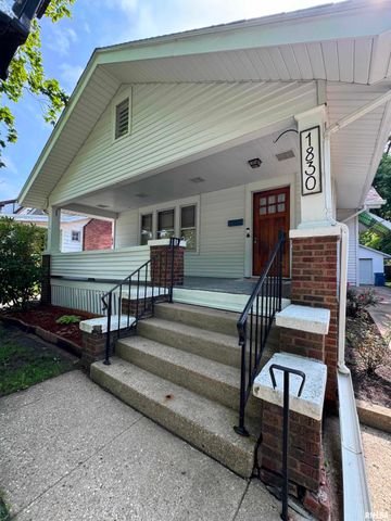 1830 COLLEGE Street, Springfield, IL 62704