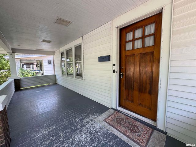 1830 COLLEGE Street, Springfield, IL 62704