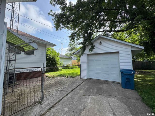 1830 COLLEGE Street, Springfield, IL 62704