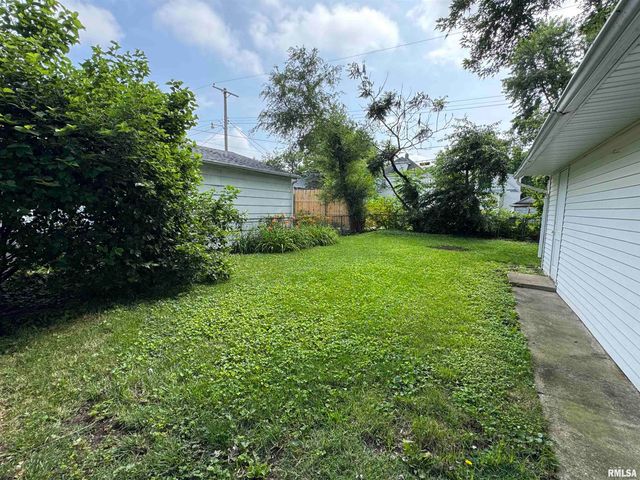 1830 COLLEGE Street, Springfield, IL 62704