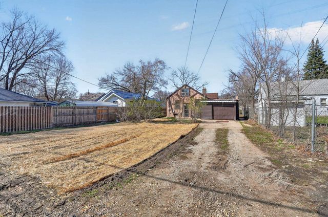 713 Riehl Street, Waterloo, IA 50703