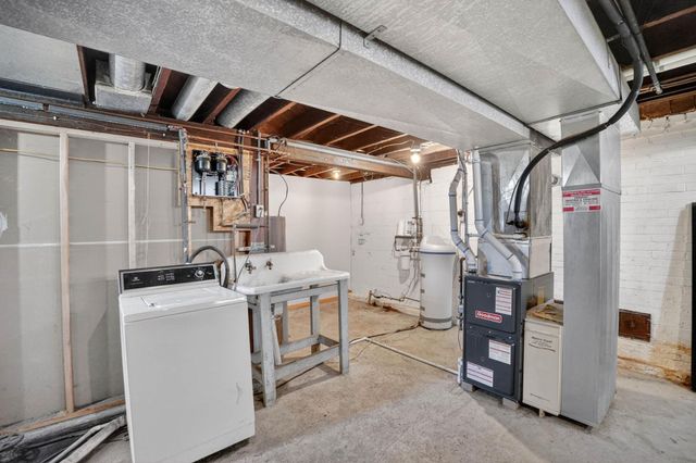 713 Riehl Street, Waterloo, IA 50703