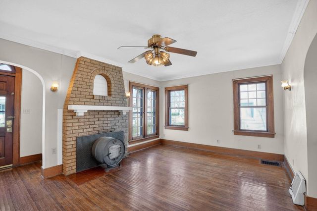 713 Riehl Street, Waterloo, IA 50703