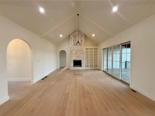 108 Crawford Creek Drive, Nicholasville, KY 40356