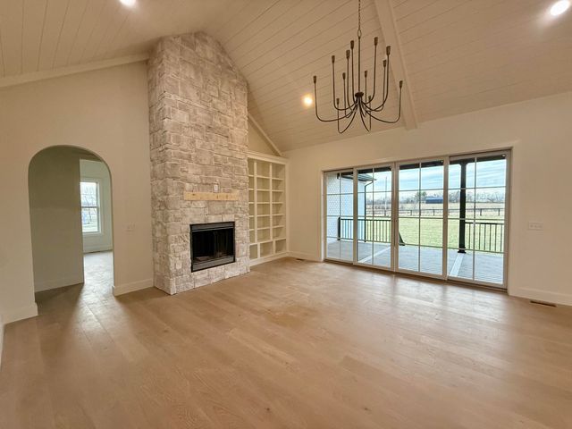 108 Crawford Creek Drive, Nicholasville, KY 40356