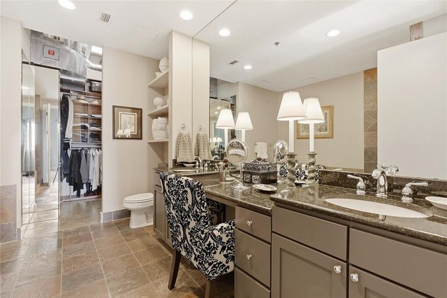 800 W 5th ST 1001, Austin, TX 78703