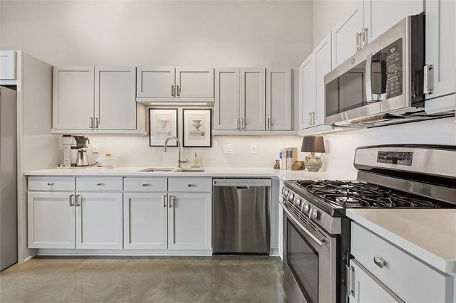 800 W 5th ST 1001, Austin, TX 78703