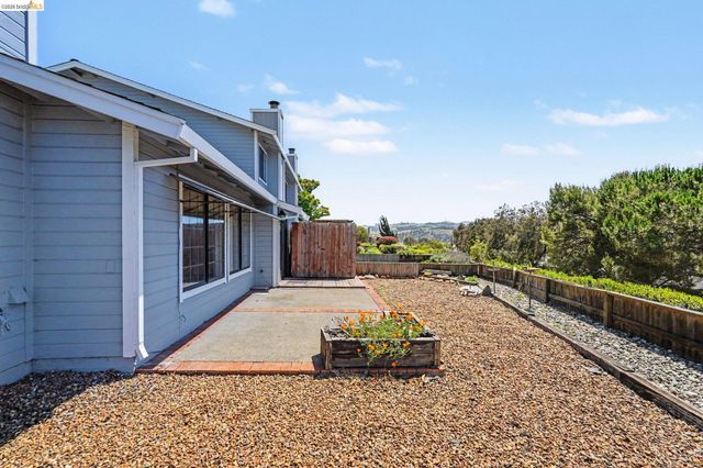 1757 Stuart Ct, Benicia, CA 94510