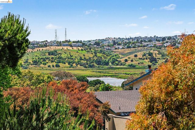 1757 Stuart Ct, Benicia, CA 94510
