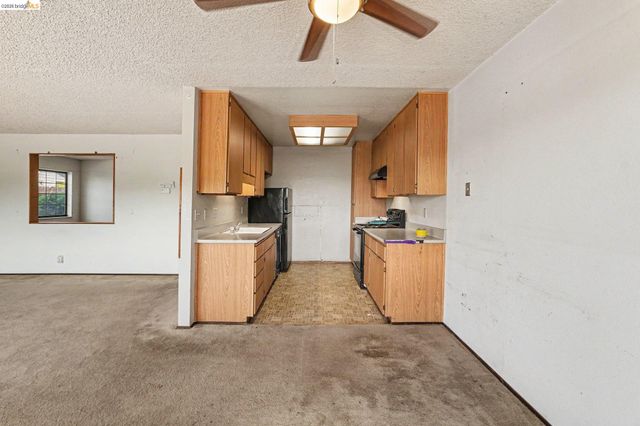 1757 Stuart Ct, Benicia, CA 94510