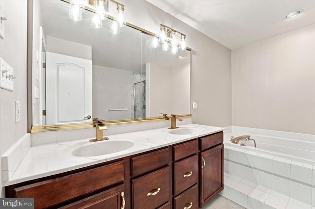 219 BIRKDALE DR, Blue Bell, PA 19422