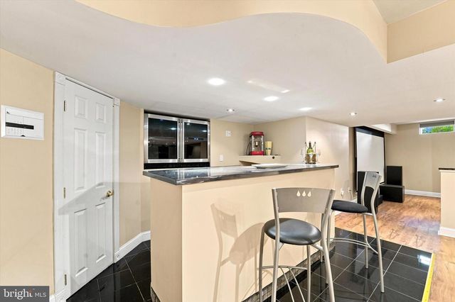 219 BIRKDALE DR, Blue Bell, PA 19422
