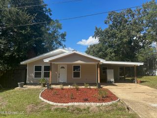 1064 Lilinoe Place, Diamondhead, MS 39525
