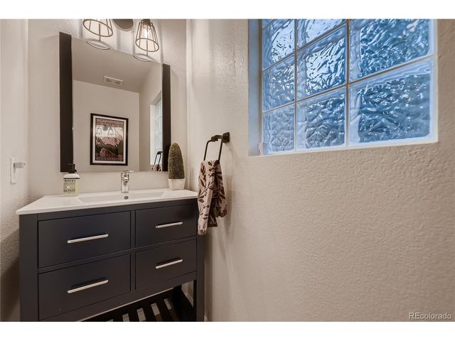 1275 Braewood Ave, Highlands Ranch, CO 80129