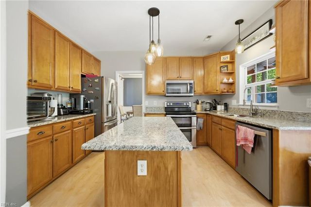 2585 Kentucky Derby DR, Virginia Beach, VA 23456