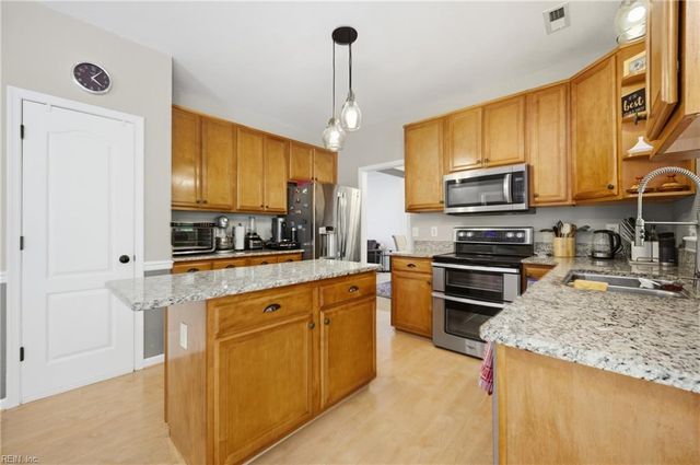 2585 Kentucky Derby DR, Virginia Beach, VA 23456