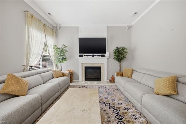 2585 Kentucky Derby DR, Virginia Beach, VA 23456