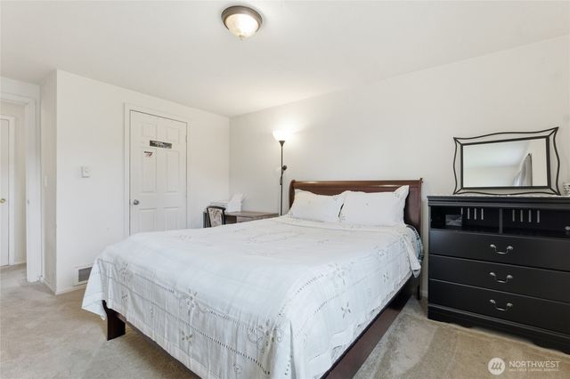 5802 108th Avenue Ct E, Puyallup, WA 98372