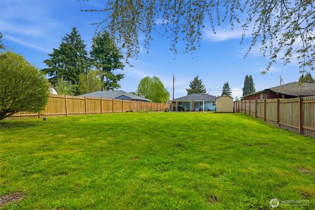 5802 108th Avenue Ct E, Puyallup, WA 98372