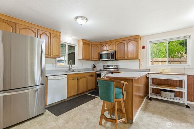 5802 108th Avenue Ct E, Puyallup, WA 98372