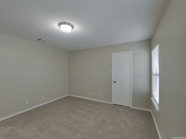 8015 CHESTNUT BARR DR, Converse, TX 78109