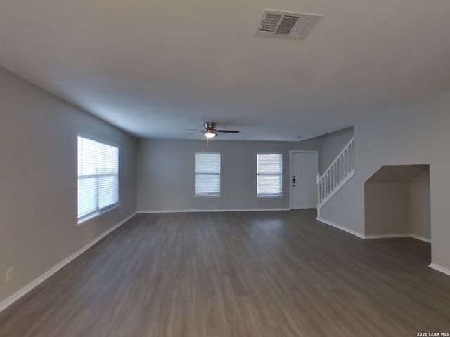 8015 CHESTNUT BARR DR, Converse, TX 78109