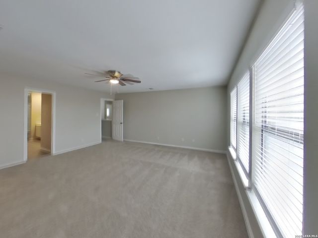 8015 CHESTNUT BARR DR, Converse, TX 78109