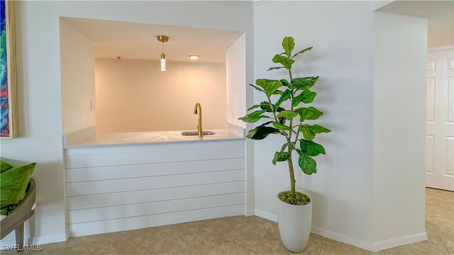 4251 Gulf Shore BLVD N 18A, Naples, FL 34103