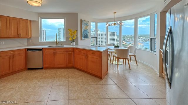 4251 Gulf Shore BLVD N 18A, Naples, FL 34103