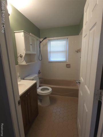 23654 Whitley Drive, Clinton Township, MI 48035