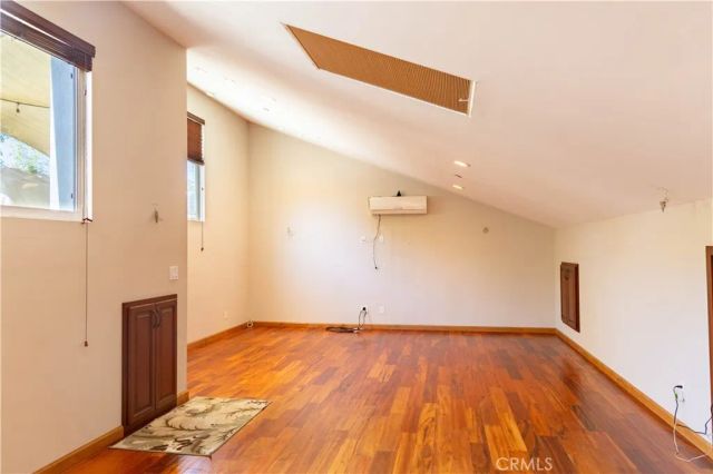 124 N Naomi, Burbank, CA 91505