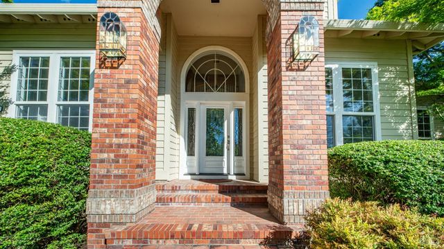 4742 Livingstone Pl, Santa Rosa, CA 95405