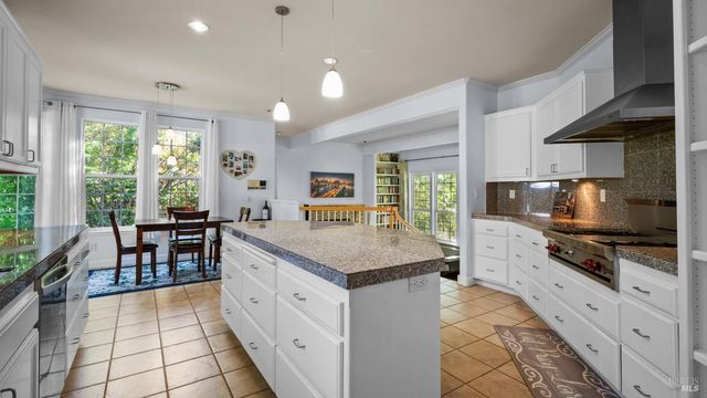 4742 Livingstone Pl, Santa Rosa, CA 95405