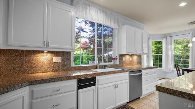 4742 Livingstone Pl, Santa Rosa, CA 95405