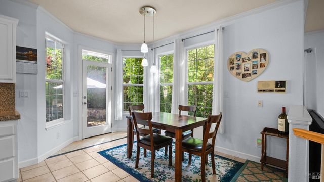 4742 Livingstone Pl, Santa Rosa, CA 95405