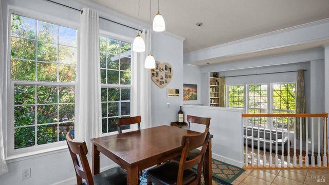 4742 Livingstone Pl, Santa Rosa, CA 95405