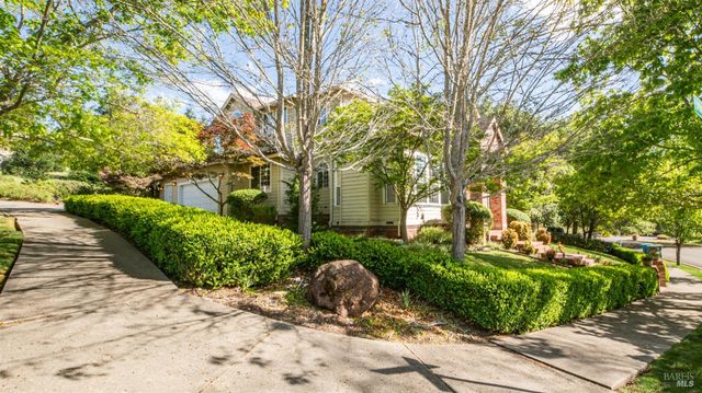 4742 Livingstone Pl, Santa Rosa, CA 95405