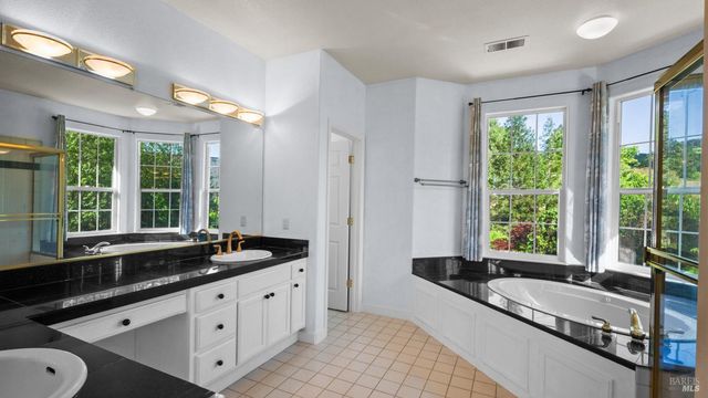 4742 Livingstone Pl, Santa Rosa, CA 95405