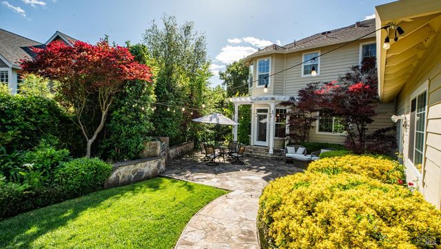 4742 Livingstone Pl, Santa Rosa, CA 95405