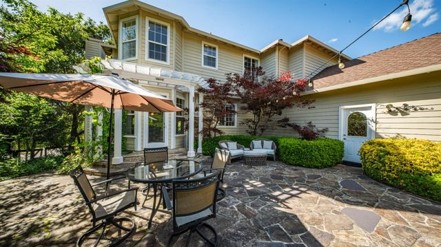 4742 Livingstone Pl, Santa Rosa, CA 95405