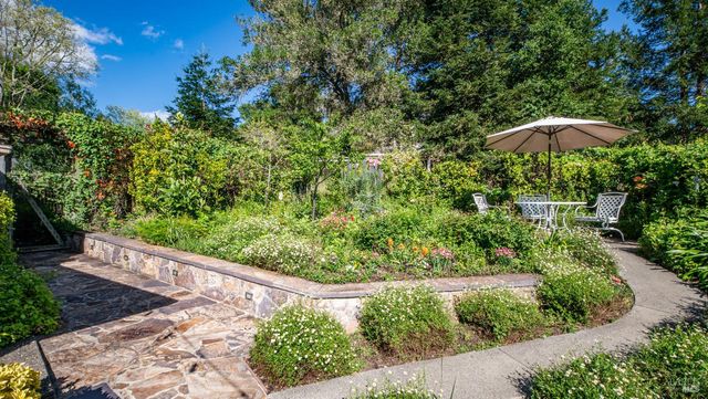 4742 Livingstone Pl, Santa Rosa, CA 95405